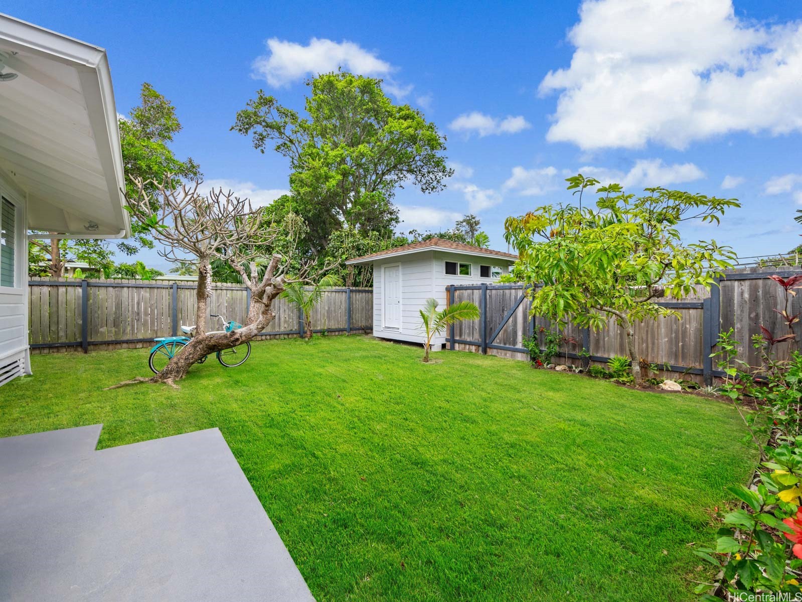 244 Awakea Road Property Photo 21