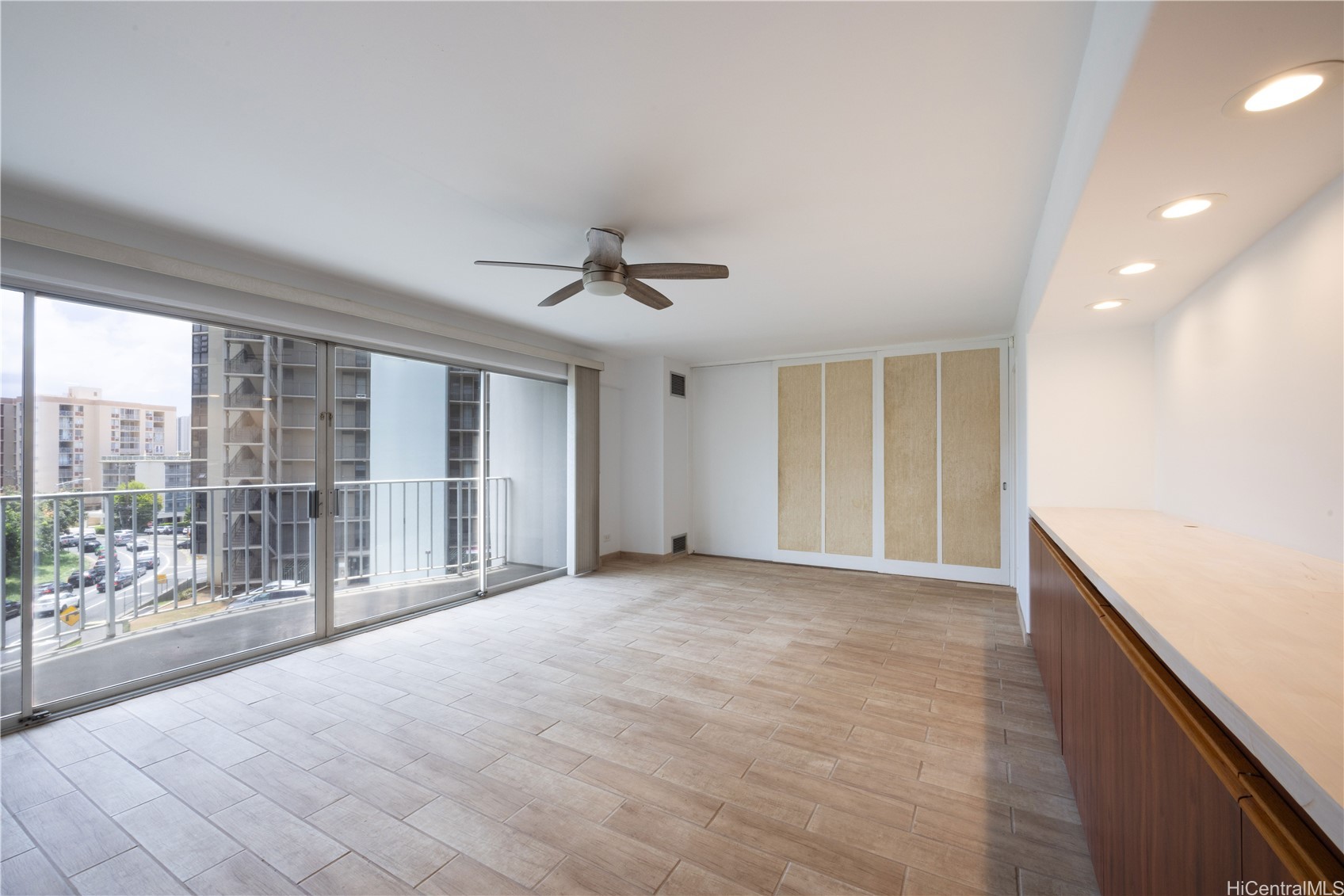710 Lunalilo Street 402 Property Photo 9