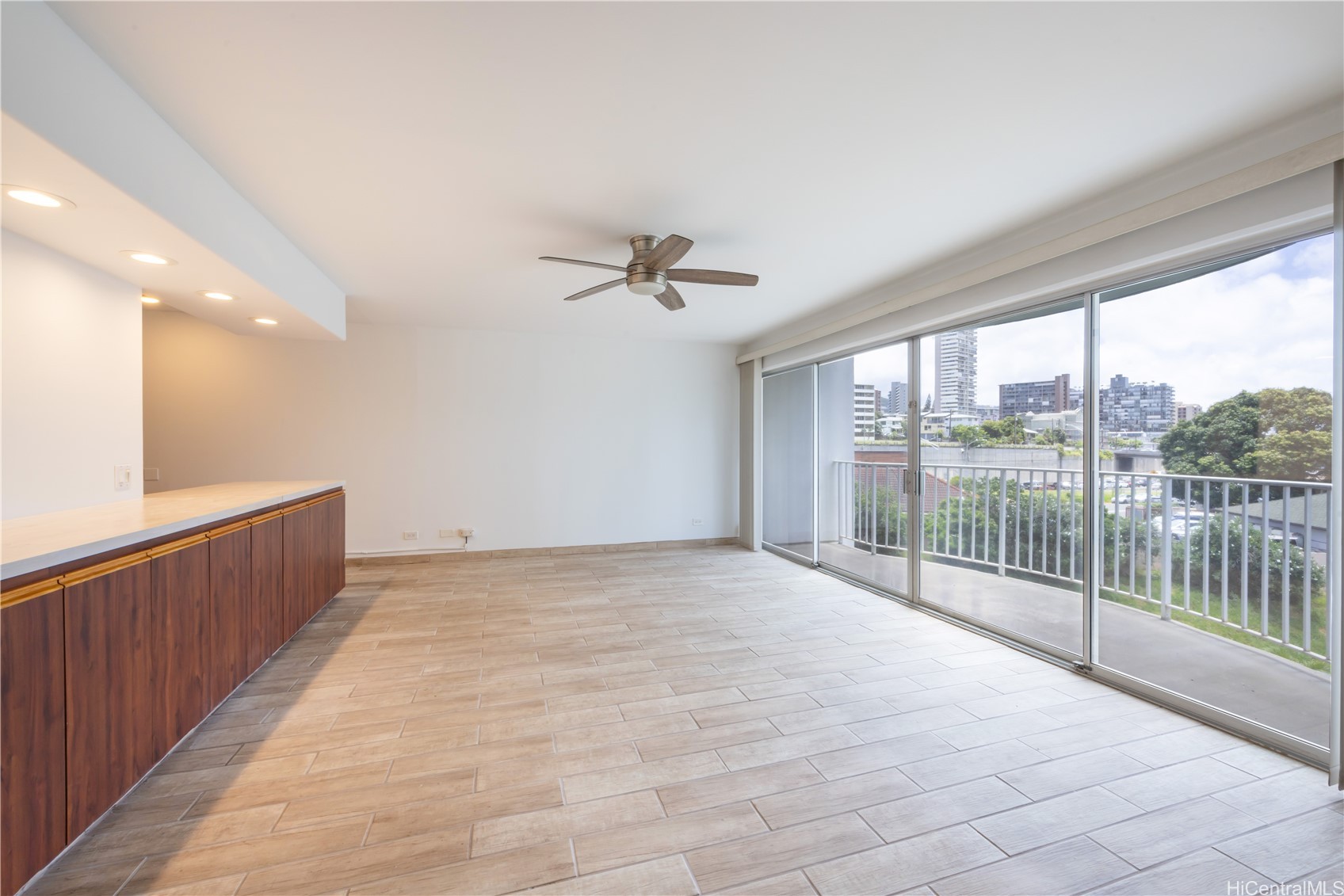 710 Lunalilo Street 402 Property Photo 13