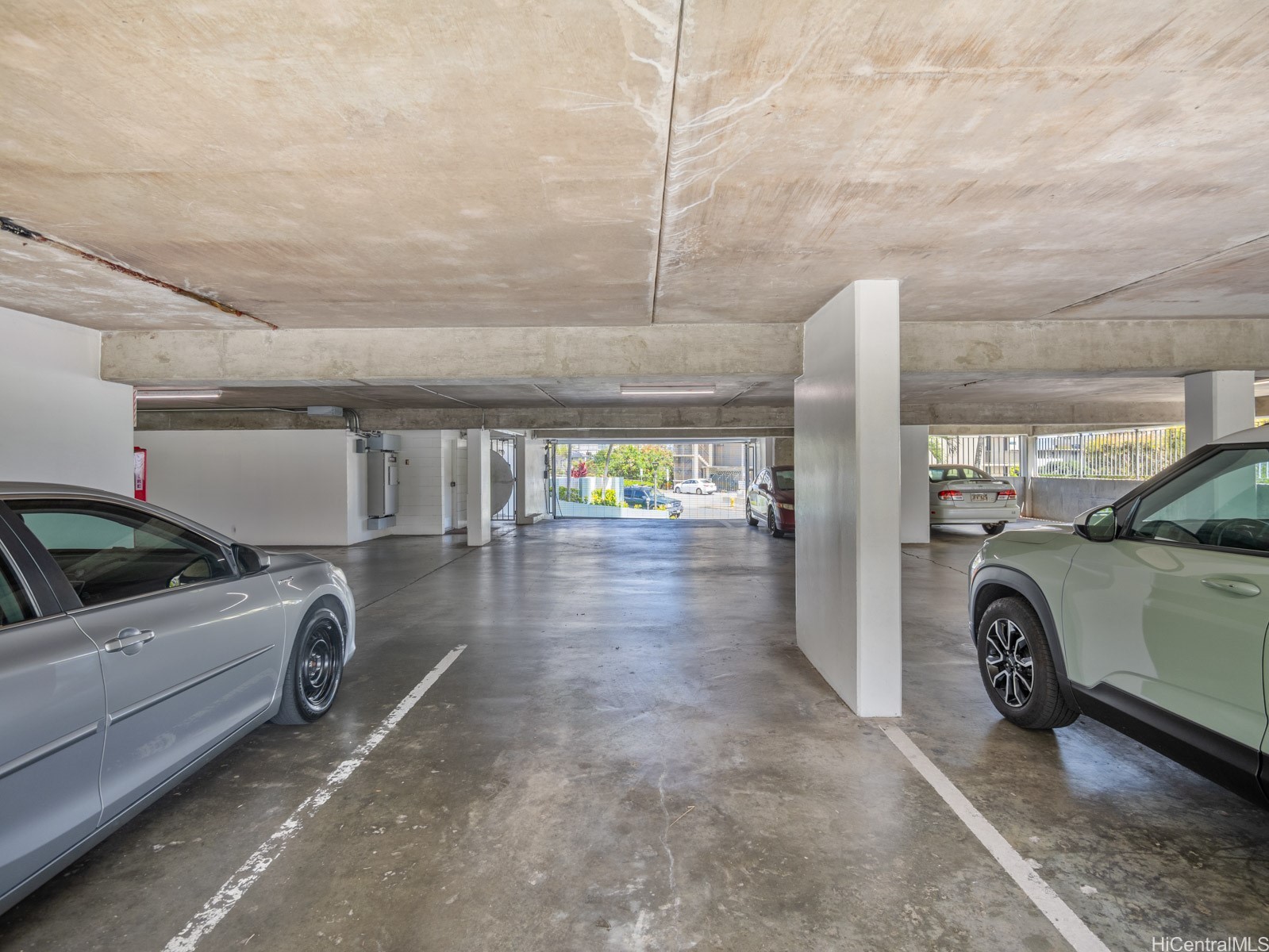 710 Lunalilo Street 402 Property Photo 16