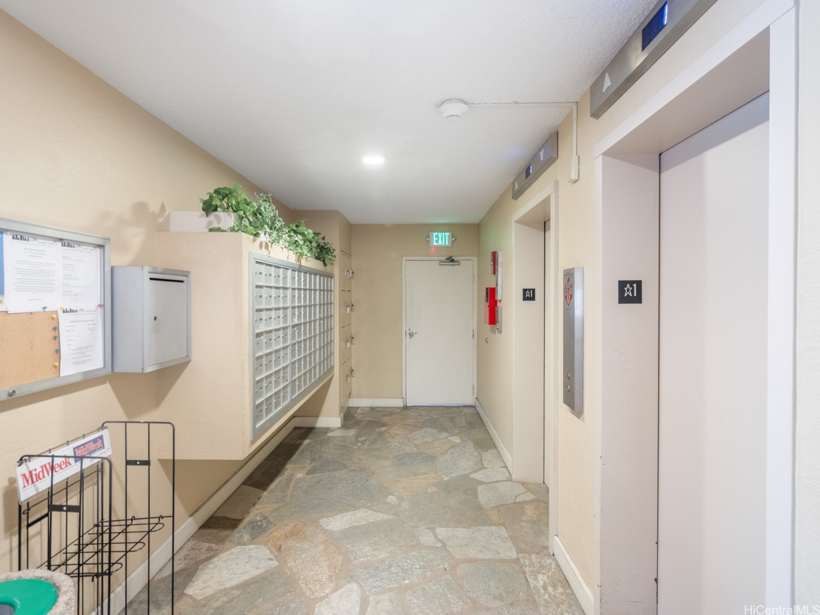 710 Lunalilo Street 402 Property Photo 18