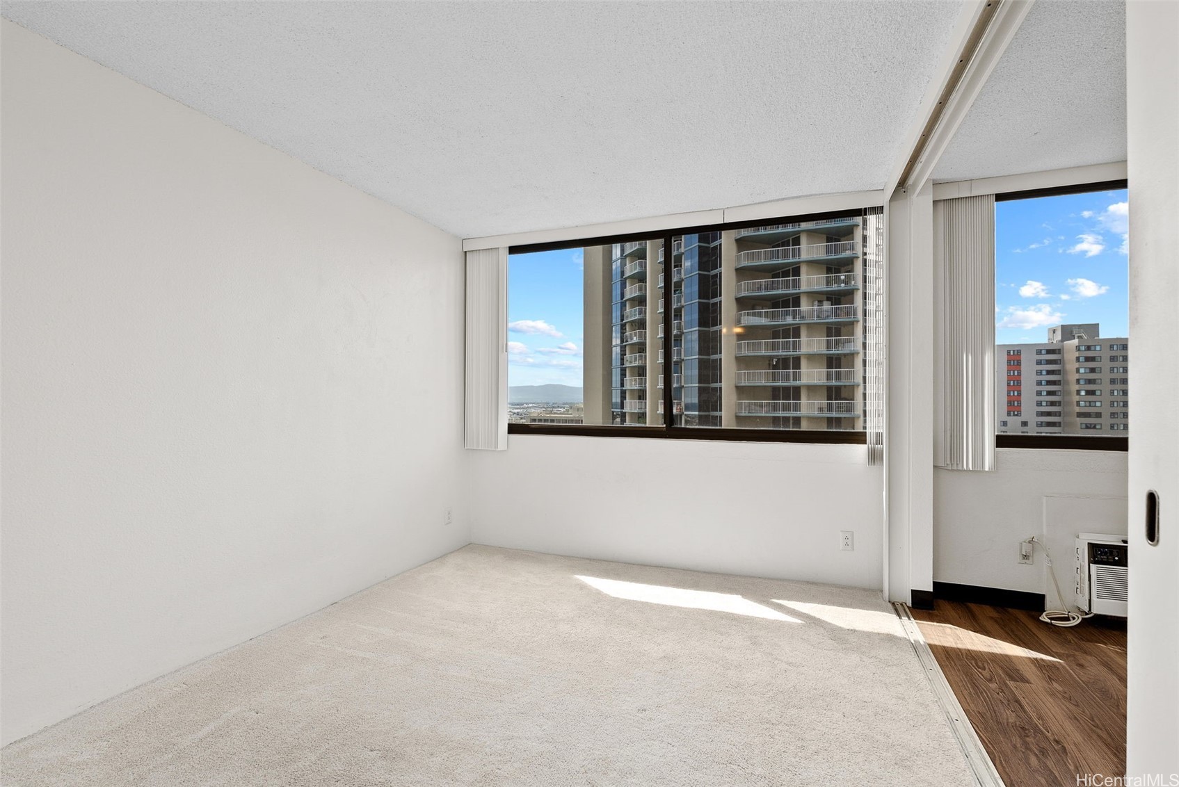 1255 Nuuanu Avenue E2506 Property Photo 9