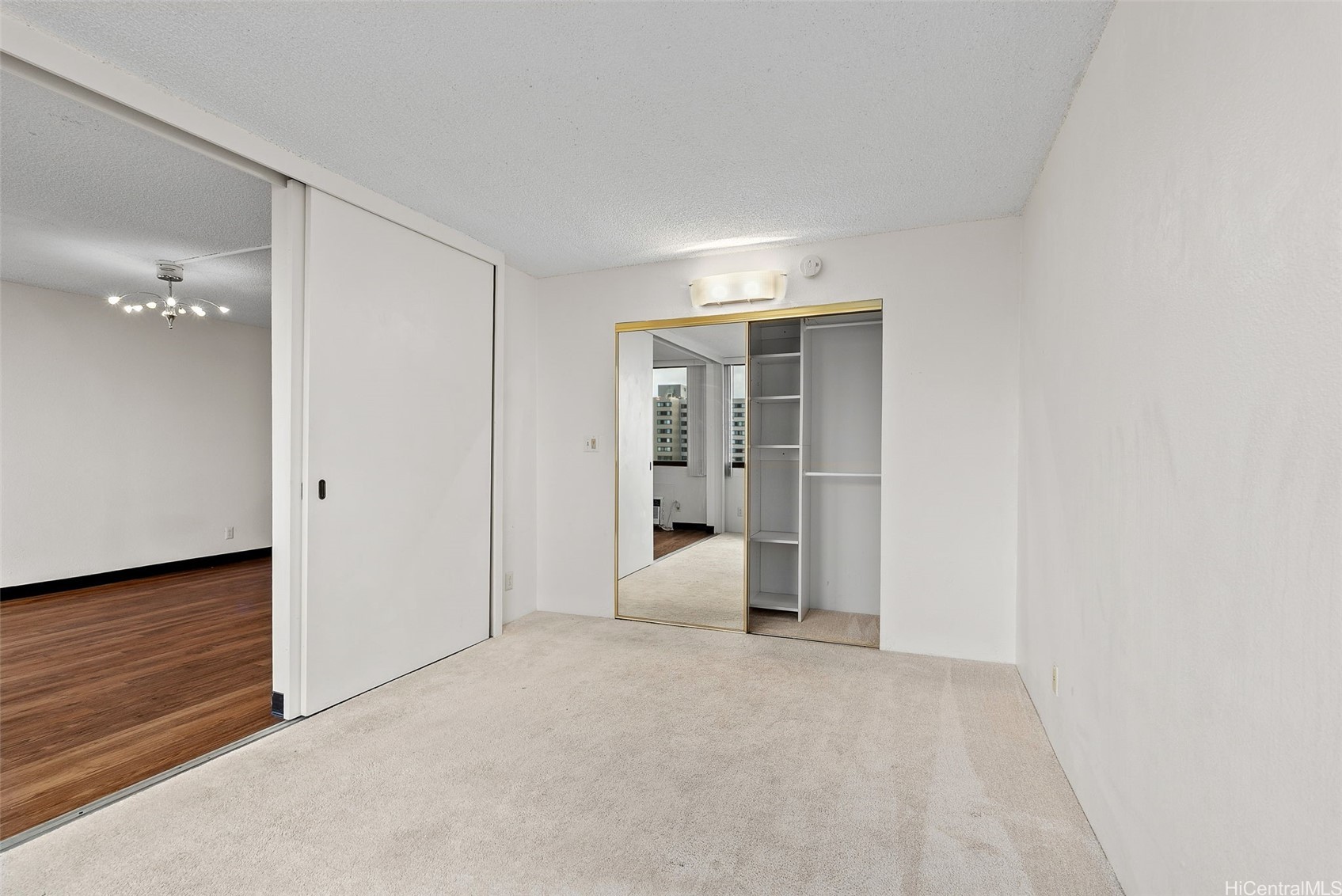 1255 Nuuanu Avenue E2506 Property Photo 10