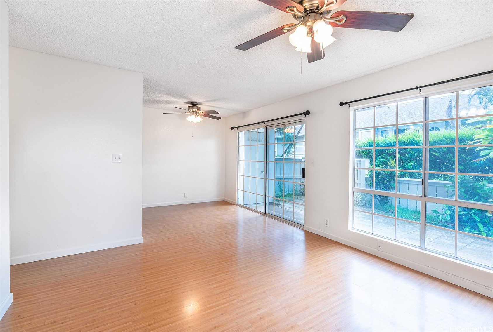 46-1042 Emepela Way 11d Property Photo 2