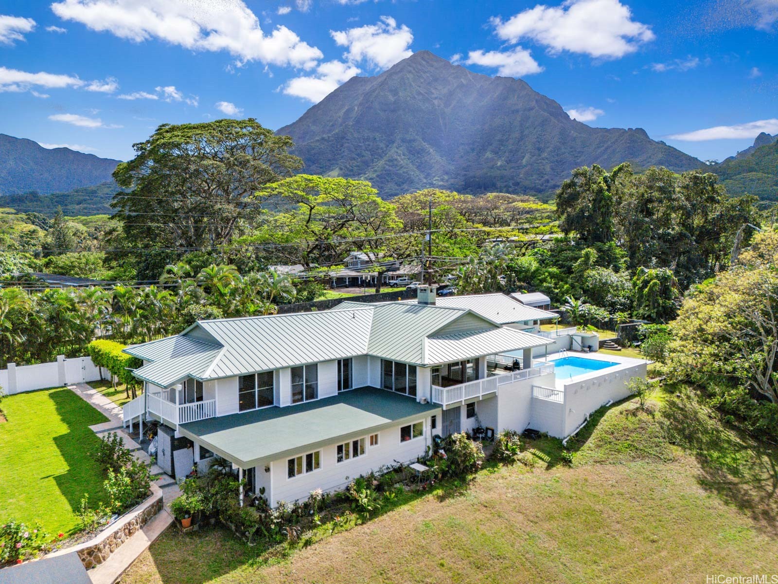 969 Auloa Road Property Photo 1