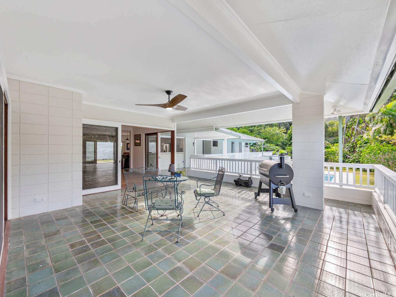 969 Auloa Road Property Photo 11