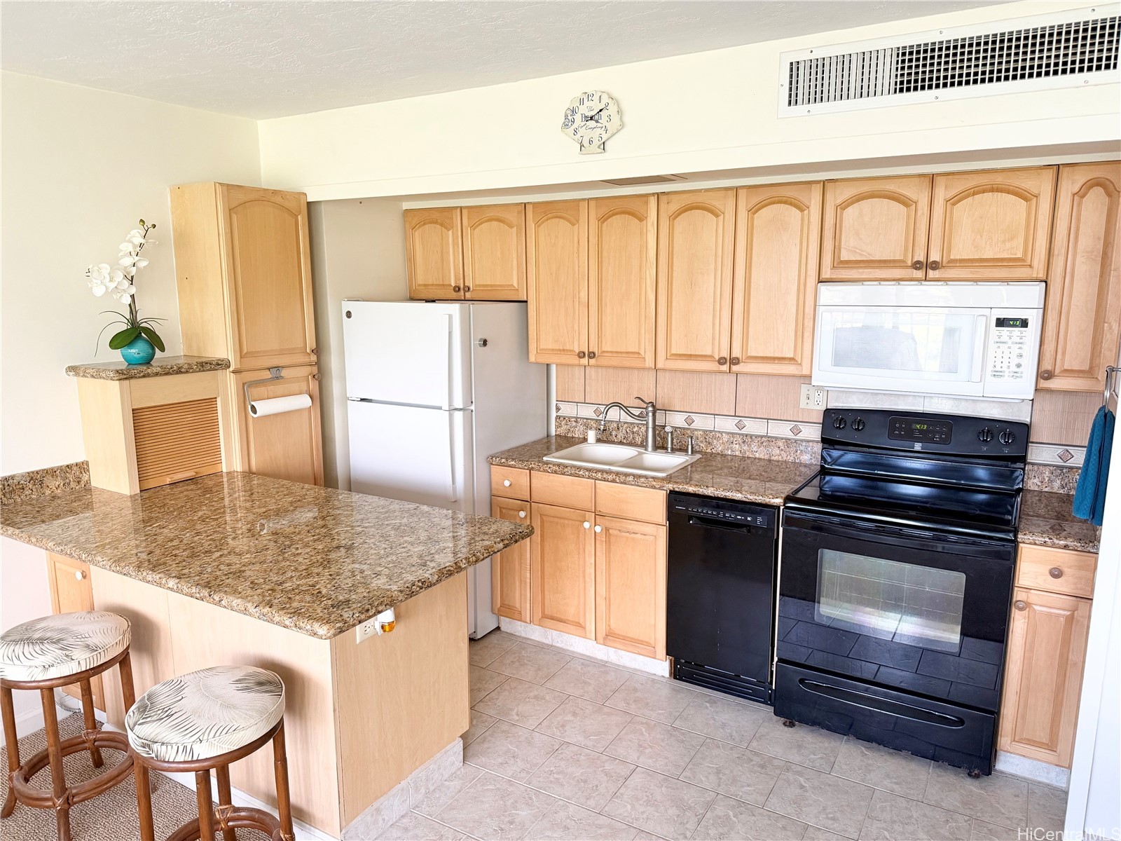 84-740 Kili Drive 724 Property Photo 1