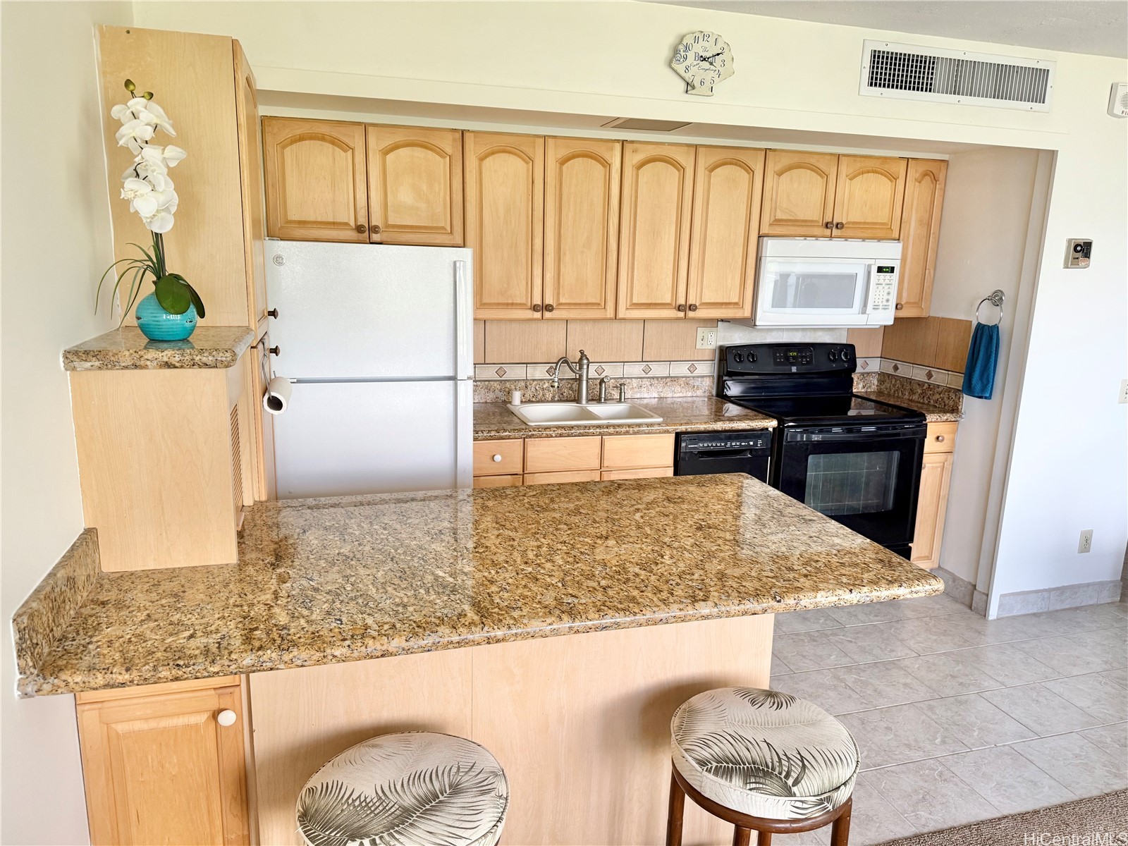 84-740 Kili Drive 724 Property Photo 2