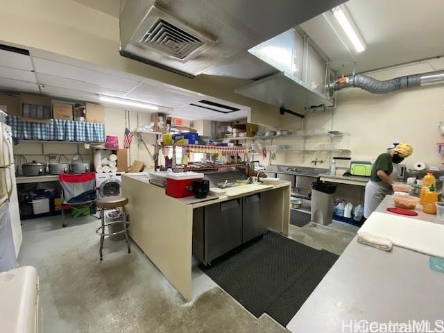 2855 E Manoa Road 5-109 Property Photo 7