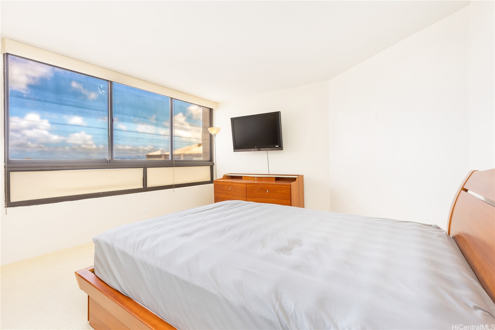 583 Kamoku Street Ph7 Property Photo 11