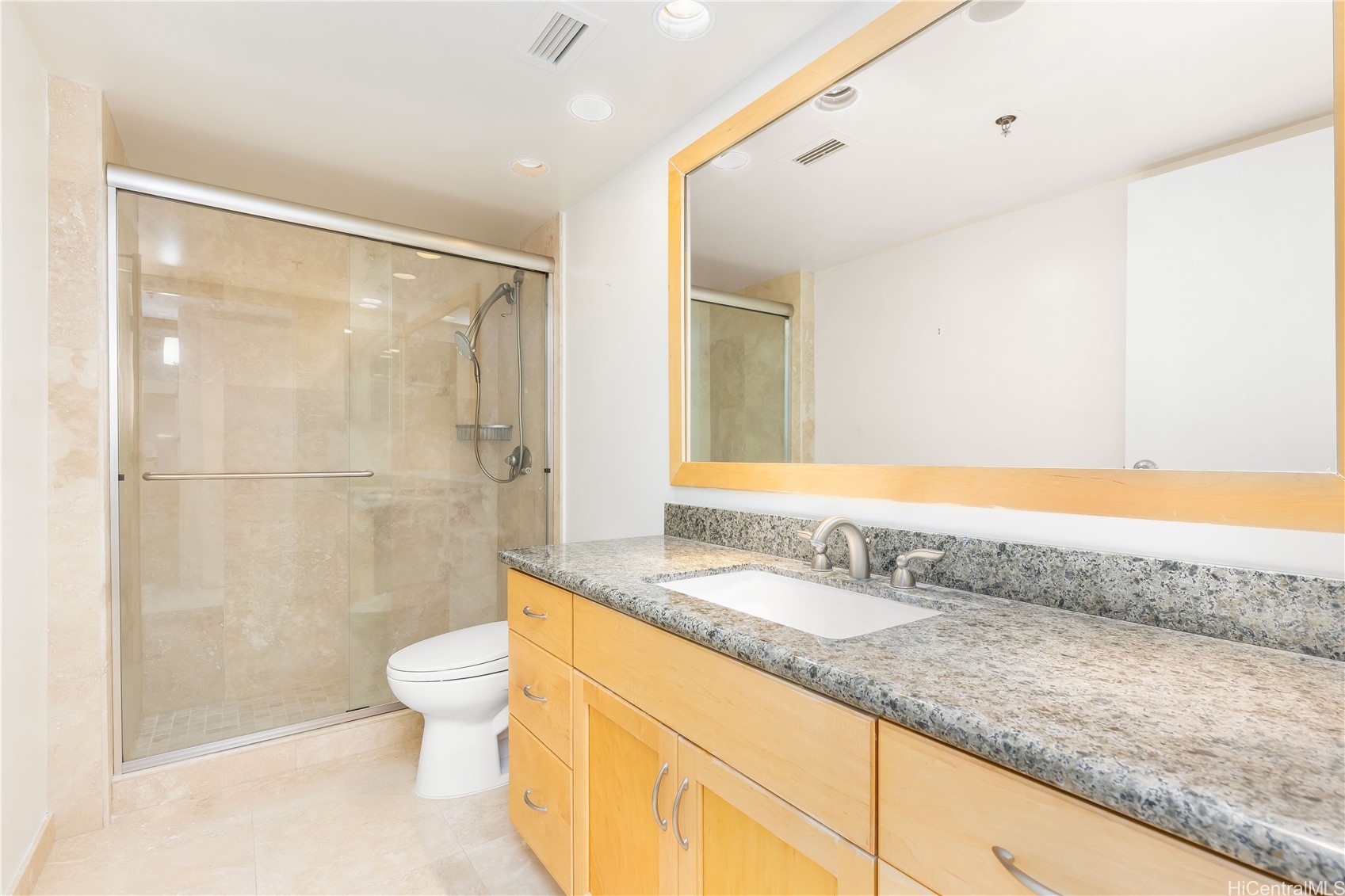 583 Kamoku Street Ph7 Property Photo 12