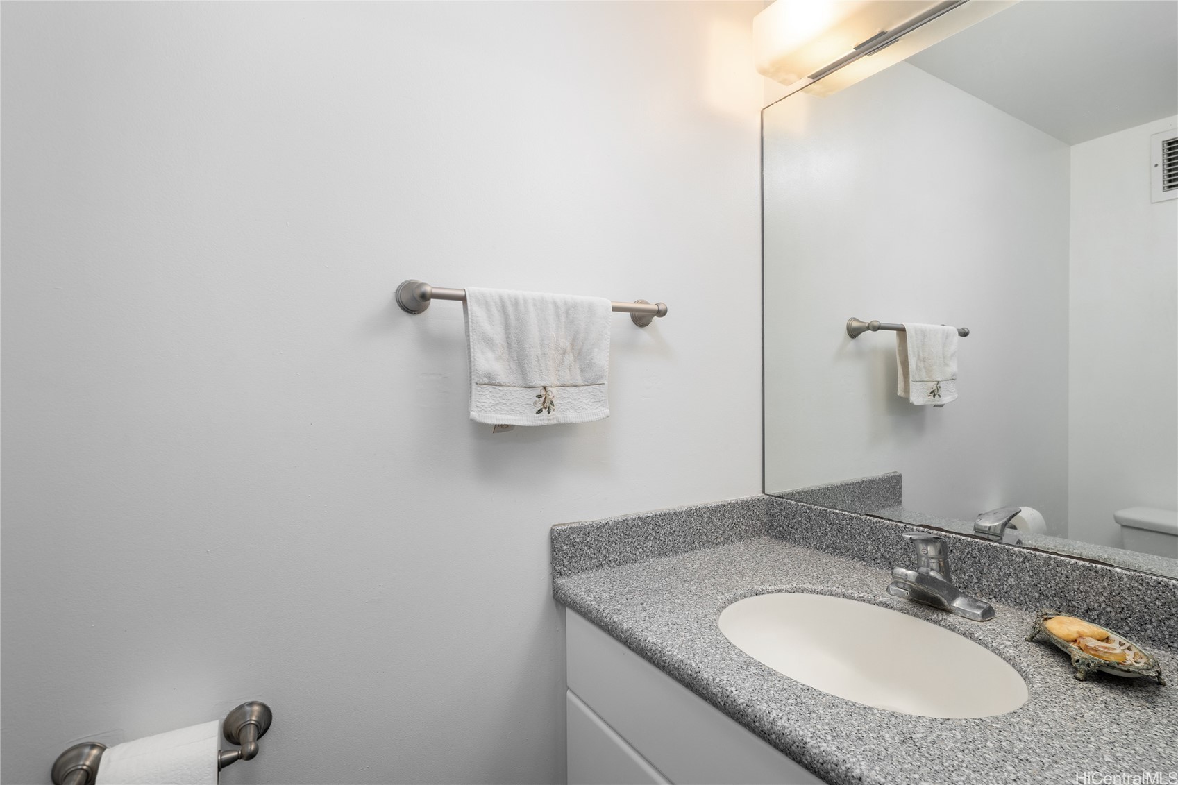 500 University Avenue 310 Property Photo 9