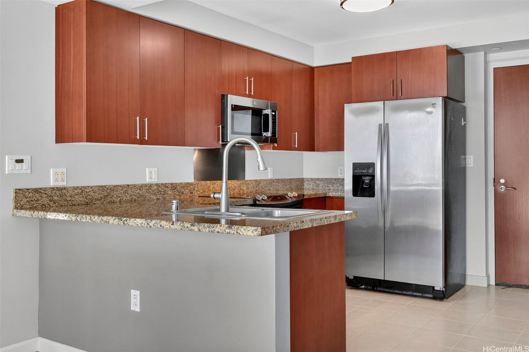 909 Kapiolani Boulevard 1002 Property Photo 6