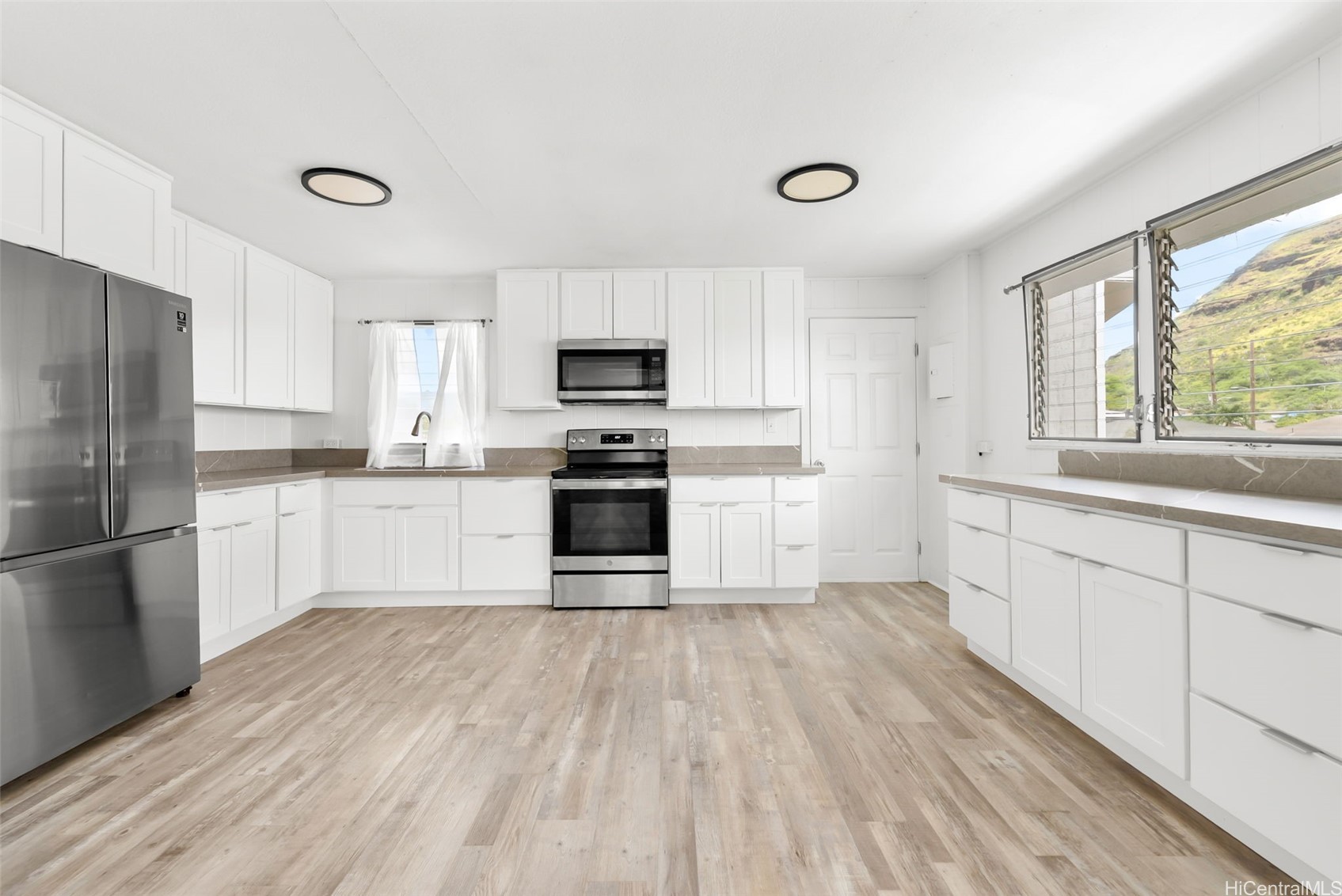 87-876 Ehu Street Property Photo 4