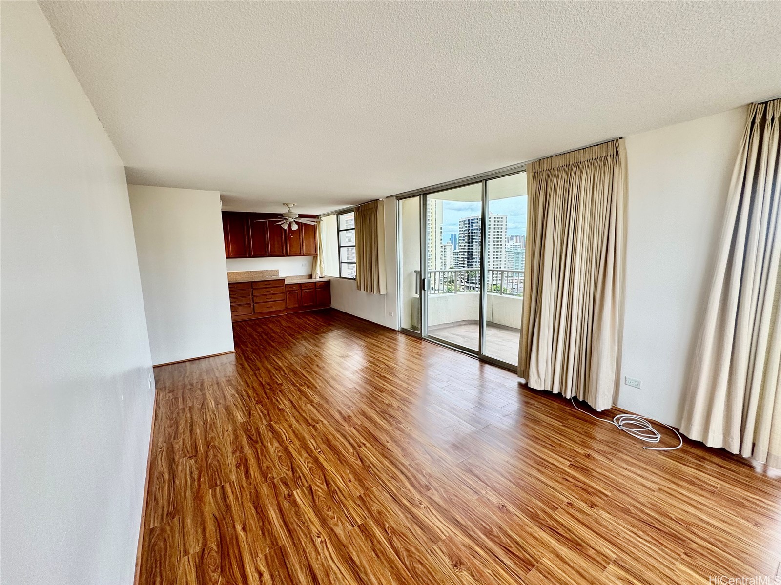 2825 S King Street 1204 Property Photo 6