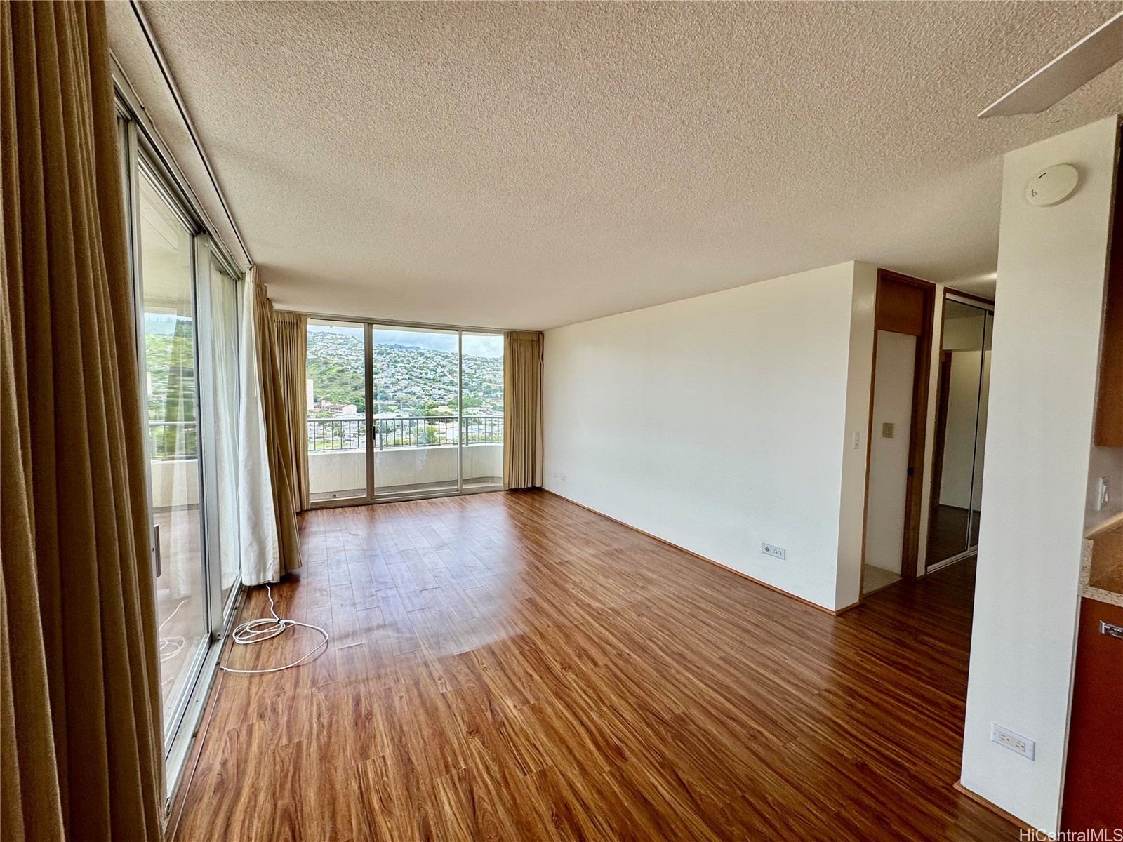 2825 S King Street 1204 Property Photo 8