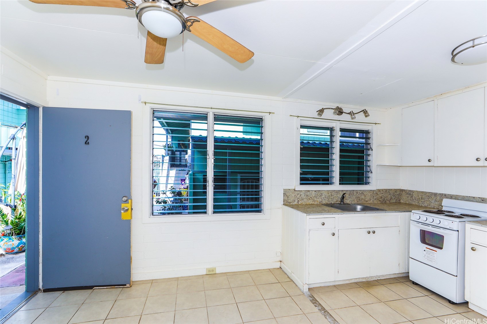 48 N School Street Property Photo 14