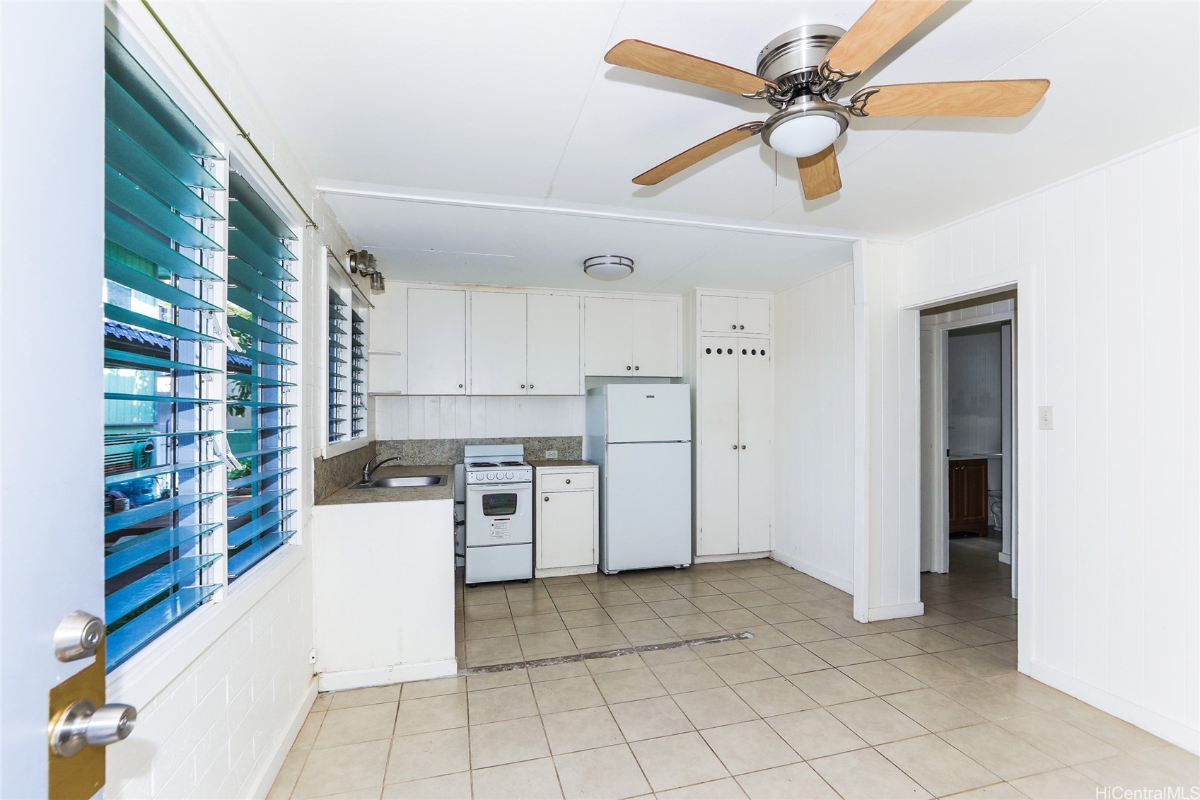 48 N School Street Property Photo 15