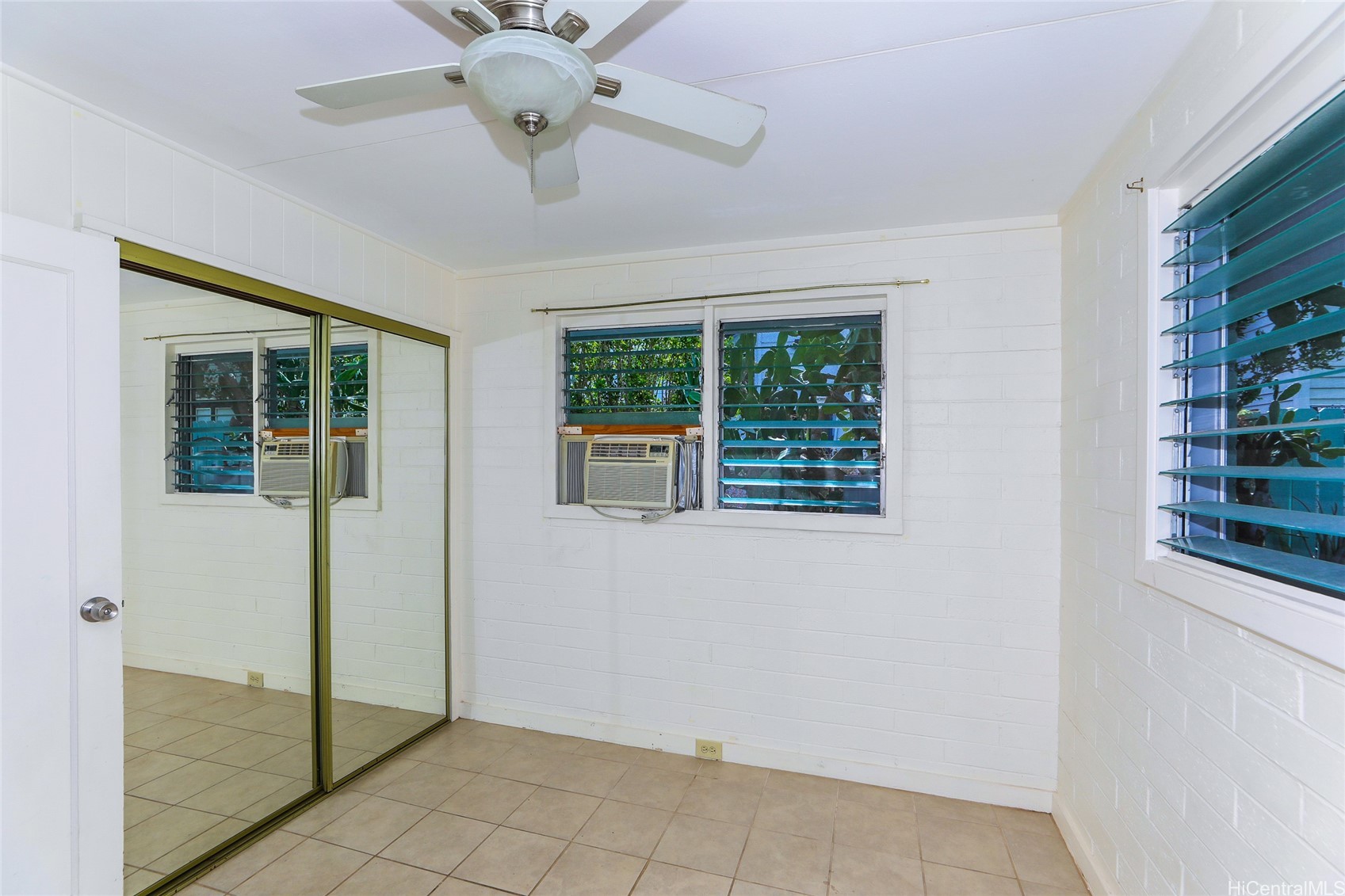 48 N School Street Property Photo 16