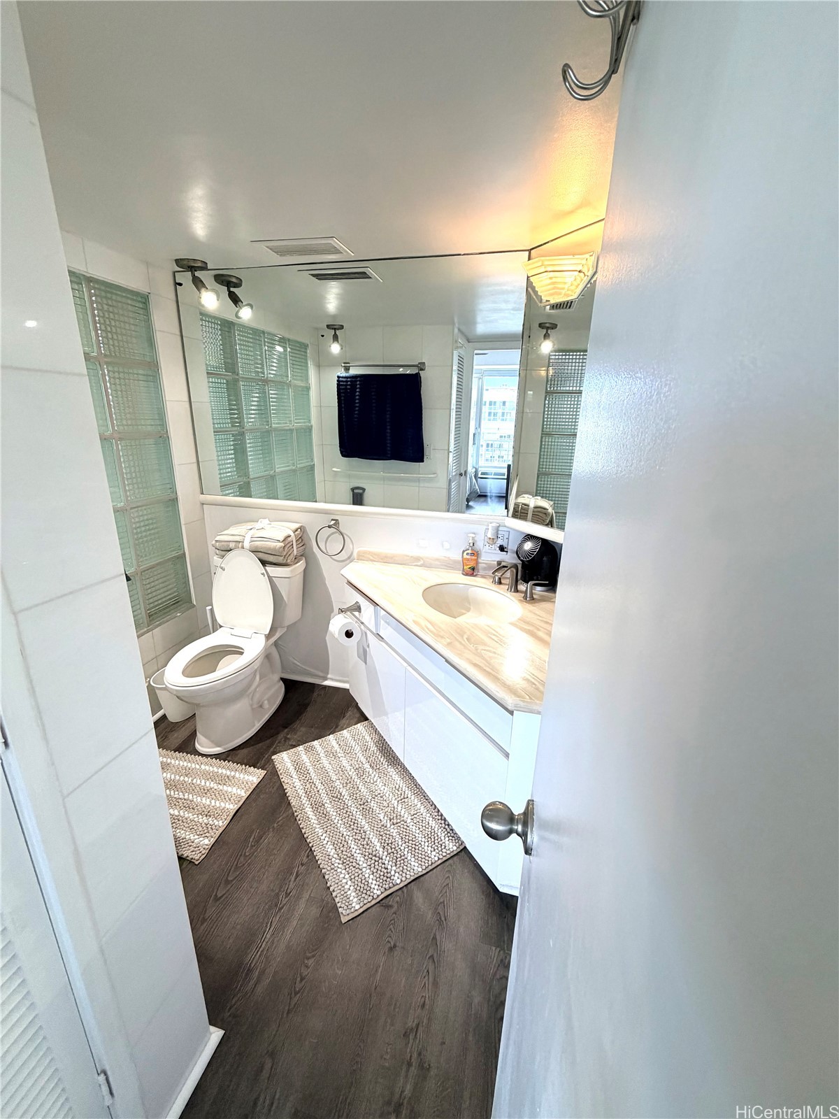 419 Atkinson Drive 1702 Property Photo 10