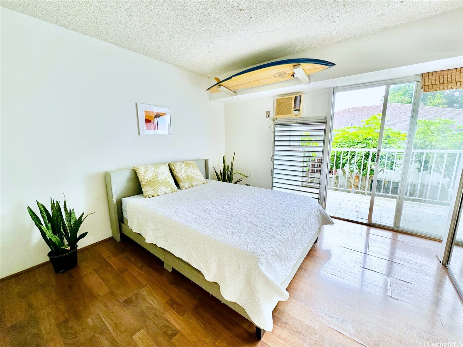1516 Ward Avenue 203 Property Photo 6