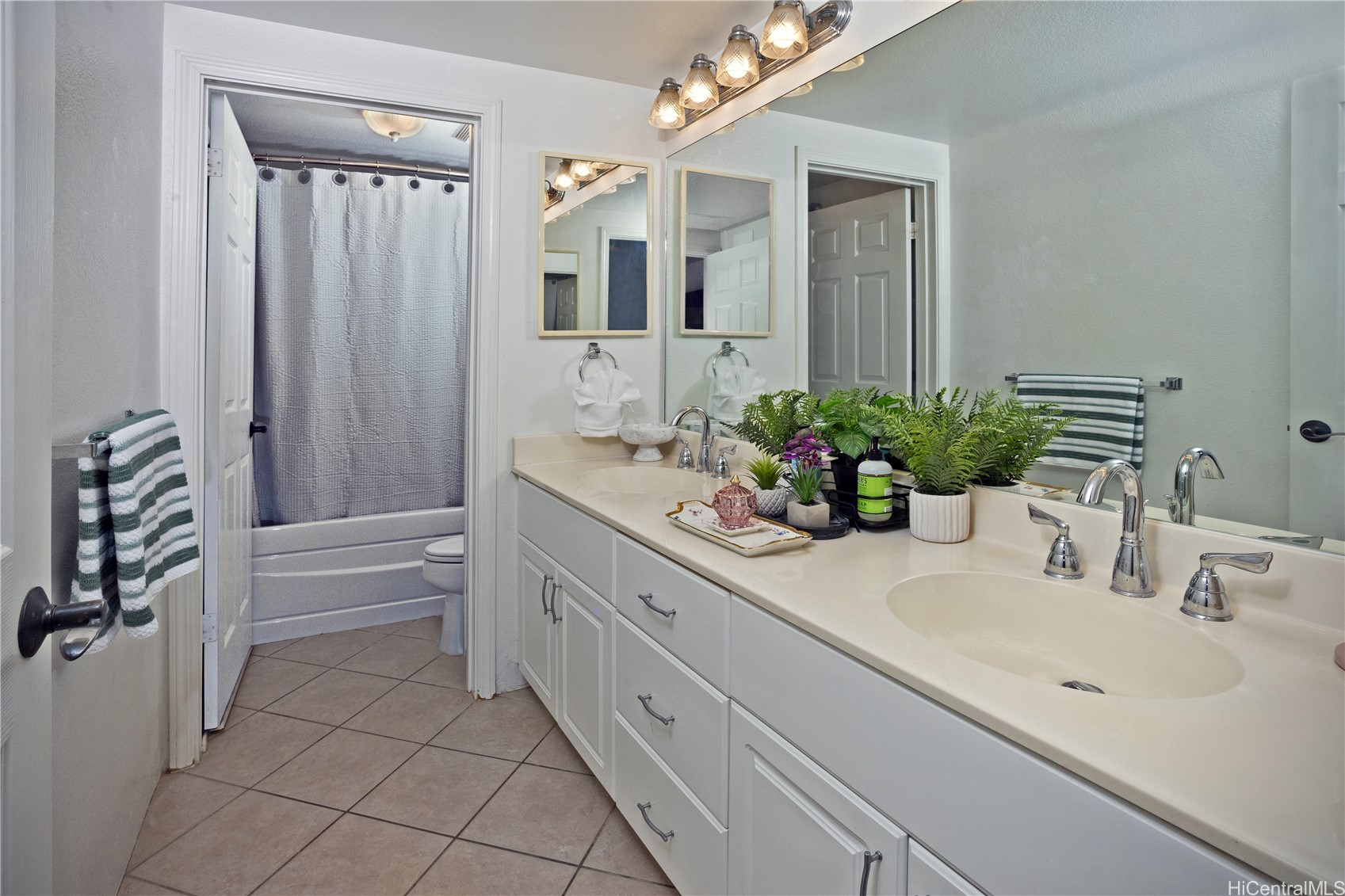 7018 Hawaii Kai Drive 5-2 Property Photo 8