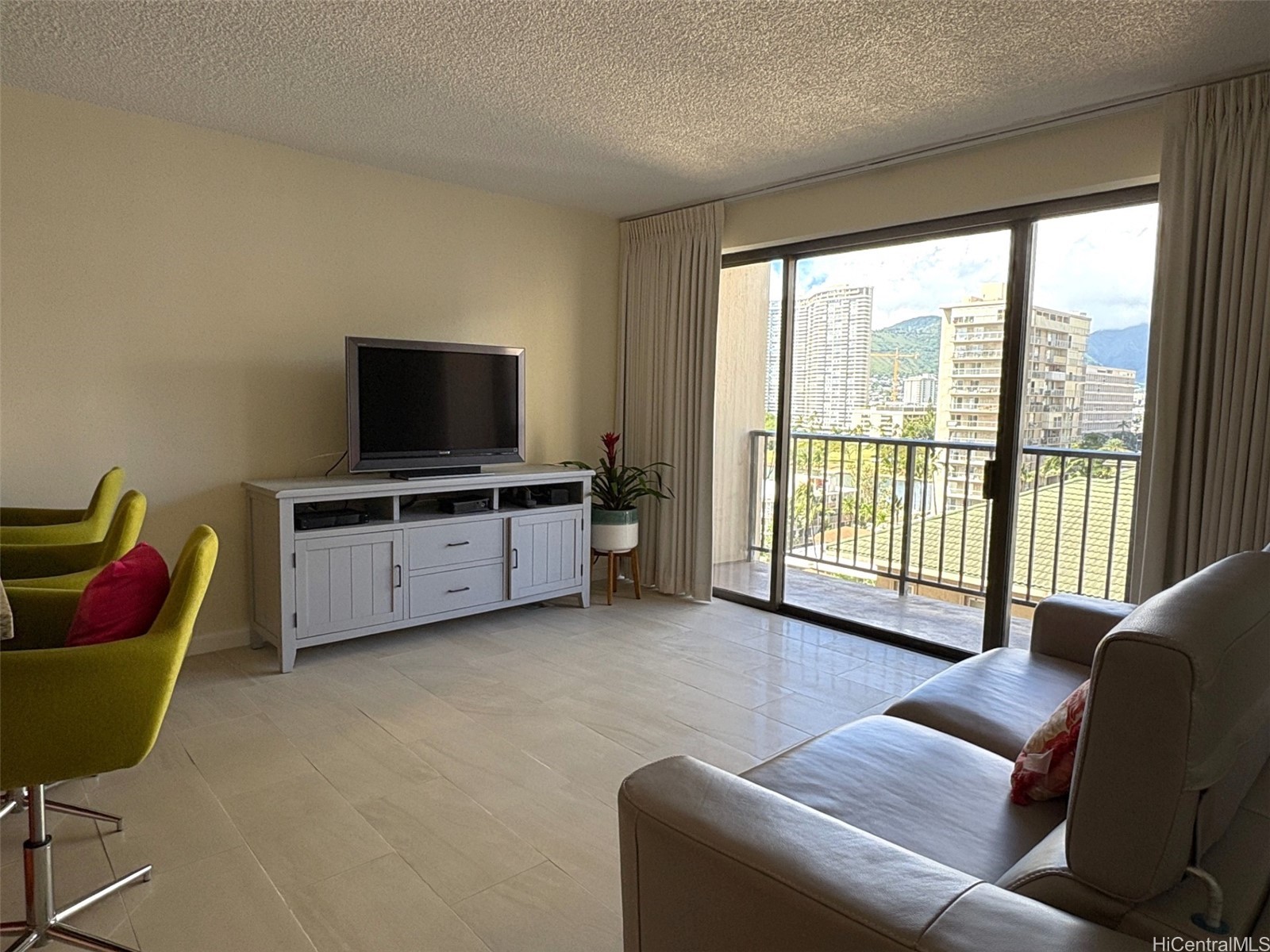 2140 Kuhio Avenue 911 Property Photo 3