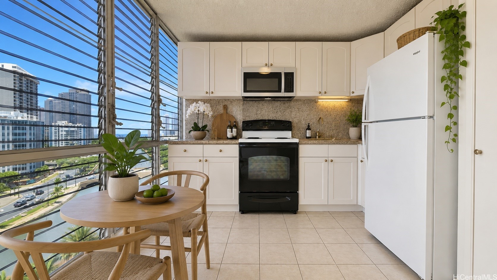 620 Mccully Street 1102 Property Photo 4