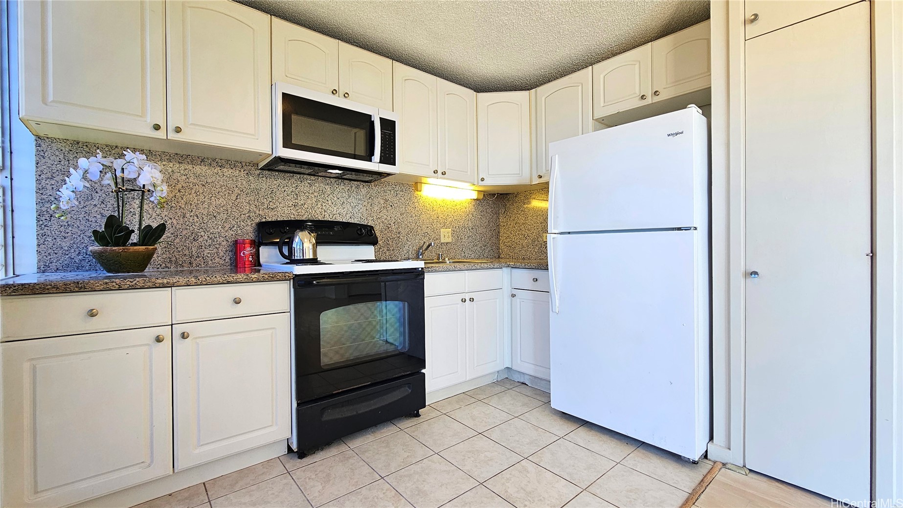 620 Mccully Street 1102 Property Photo 5
