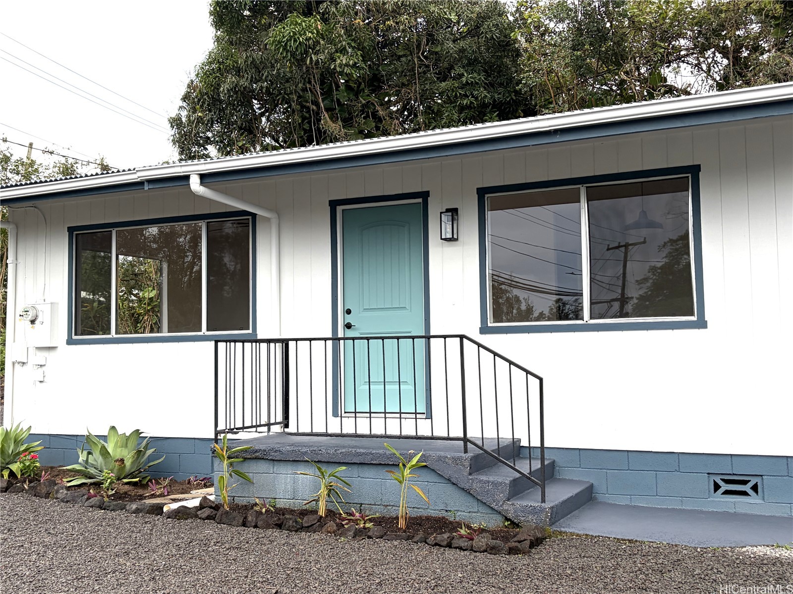 1360 Kaumana Drive Property Photo 11