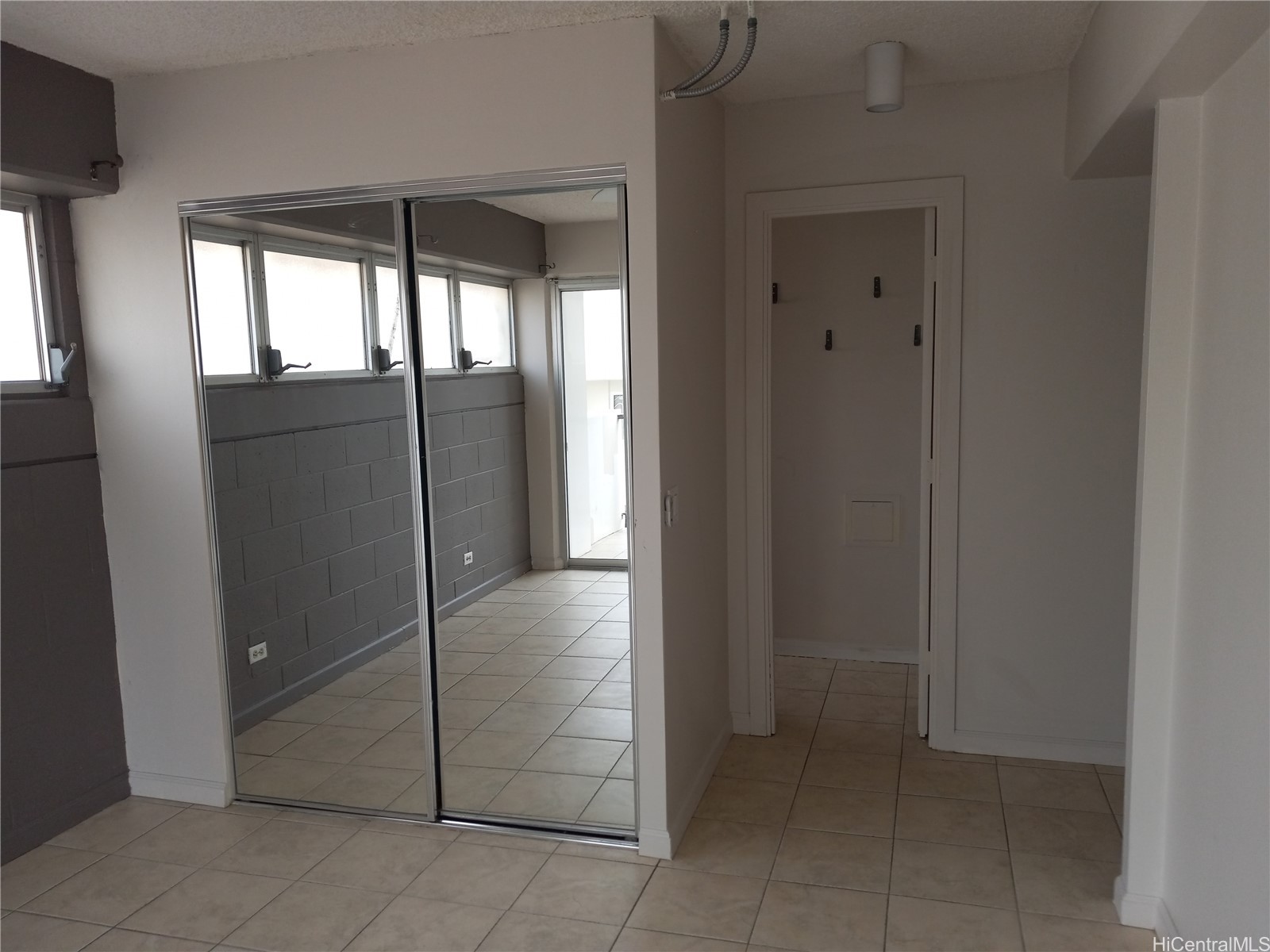 2465 Kuhio Avenue 1206 Property Photo 7