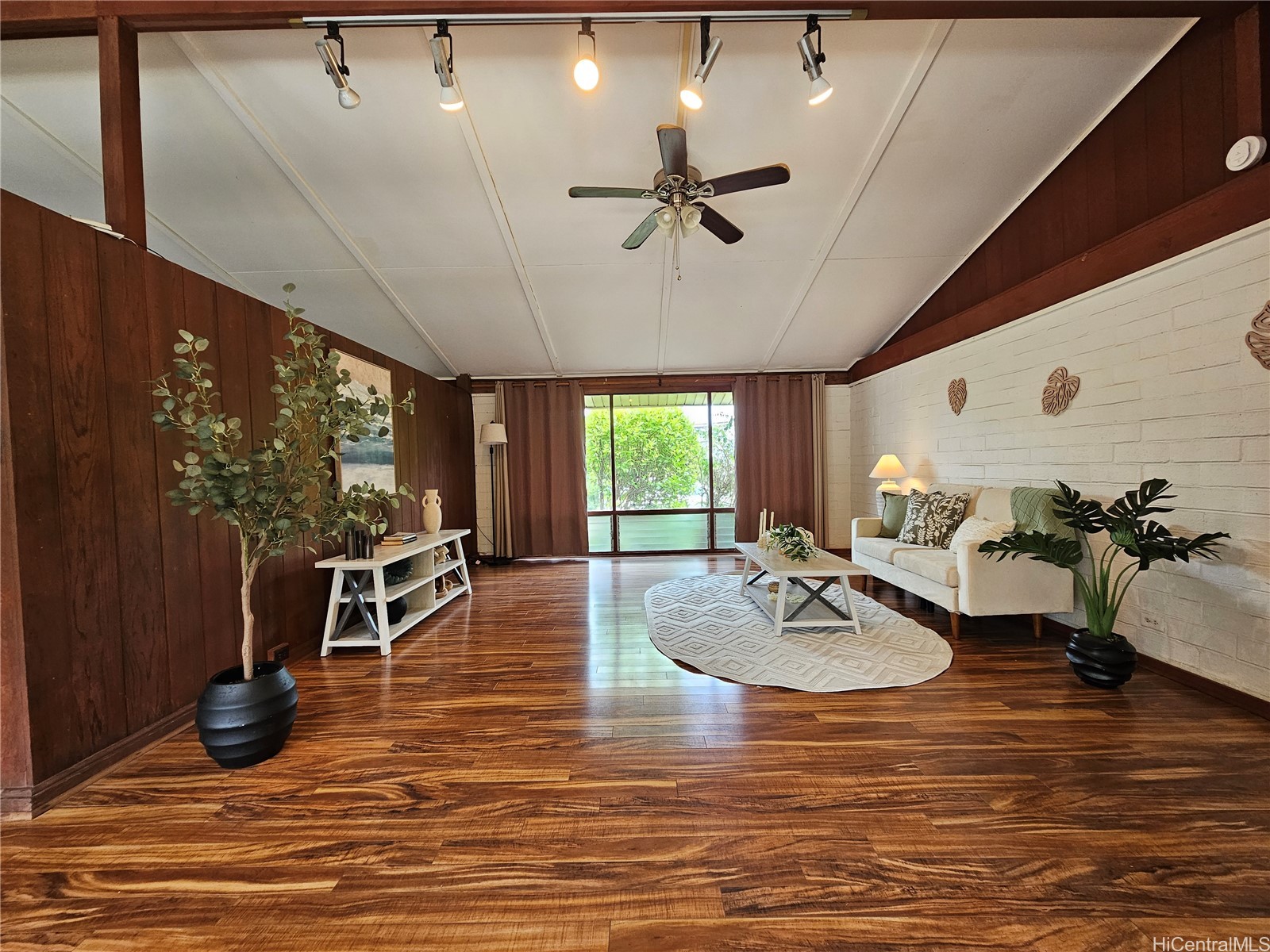 315 Iliaina Street Property Photo 1