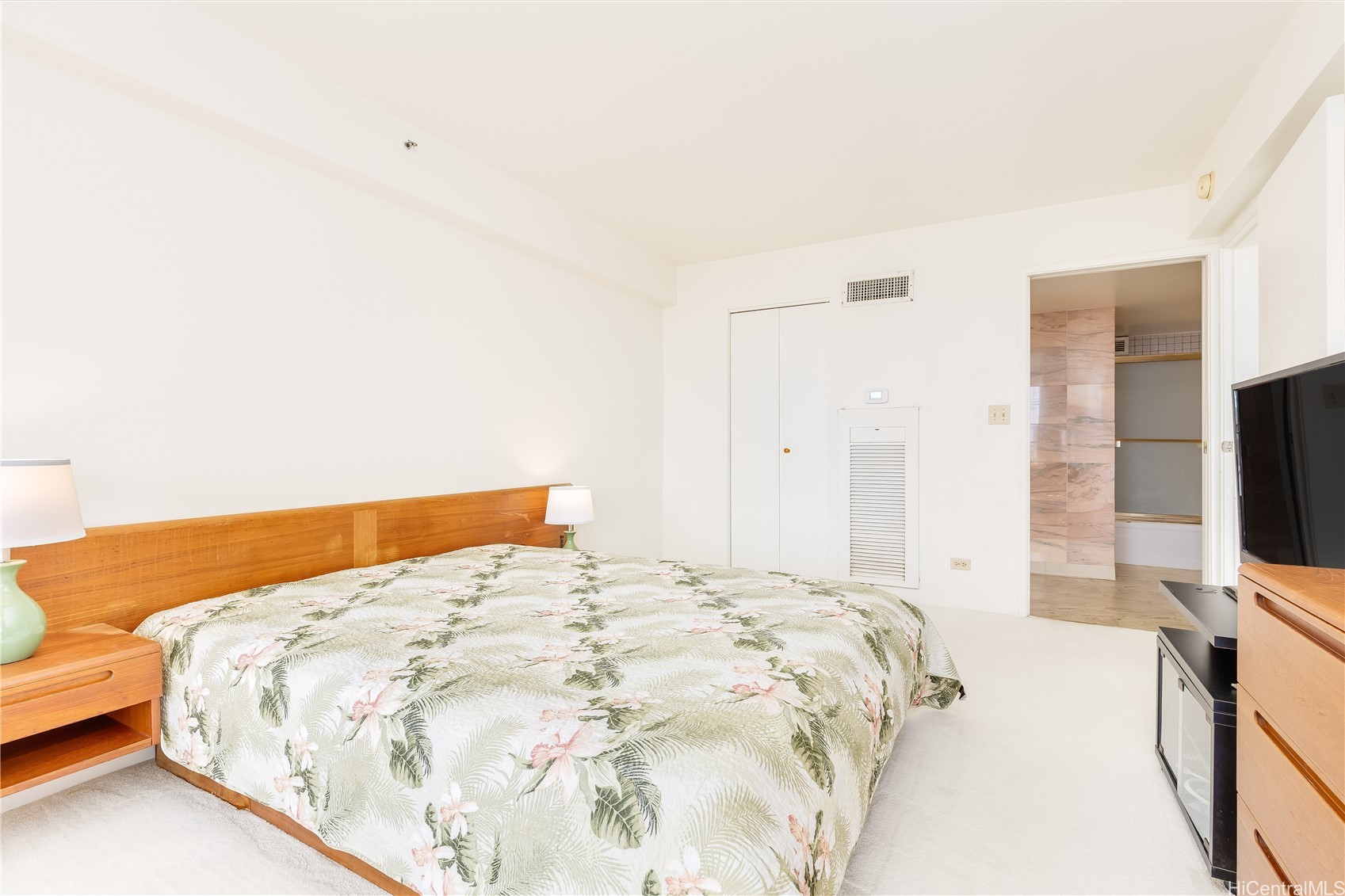 581 Kamoku Street 2904 Property Photo 13