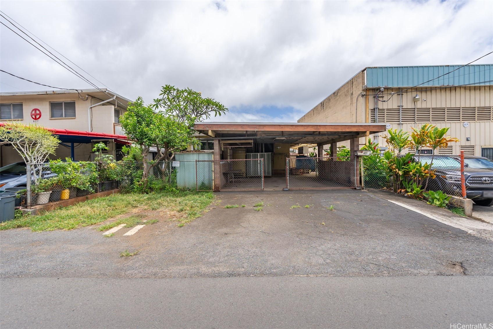 823 Gulick Avenue Property Photo 4