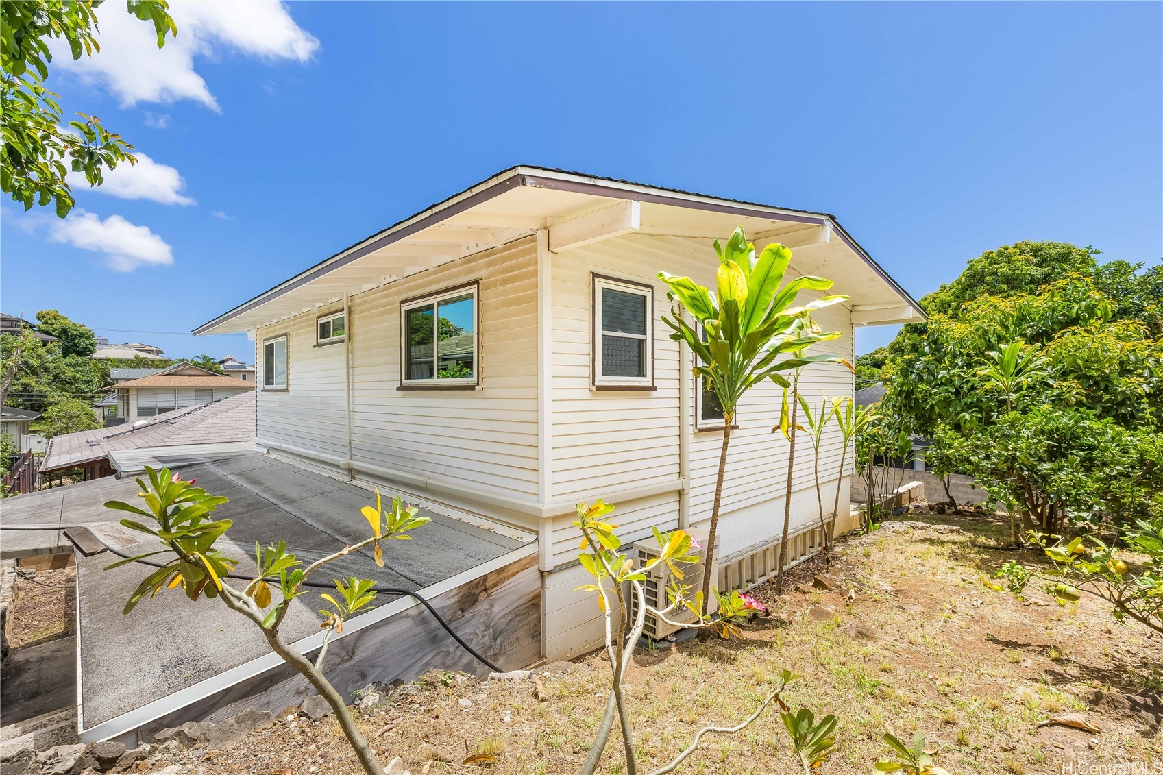 2126 Wilder Avenue A Property Photo 3
