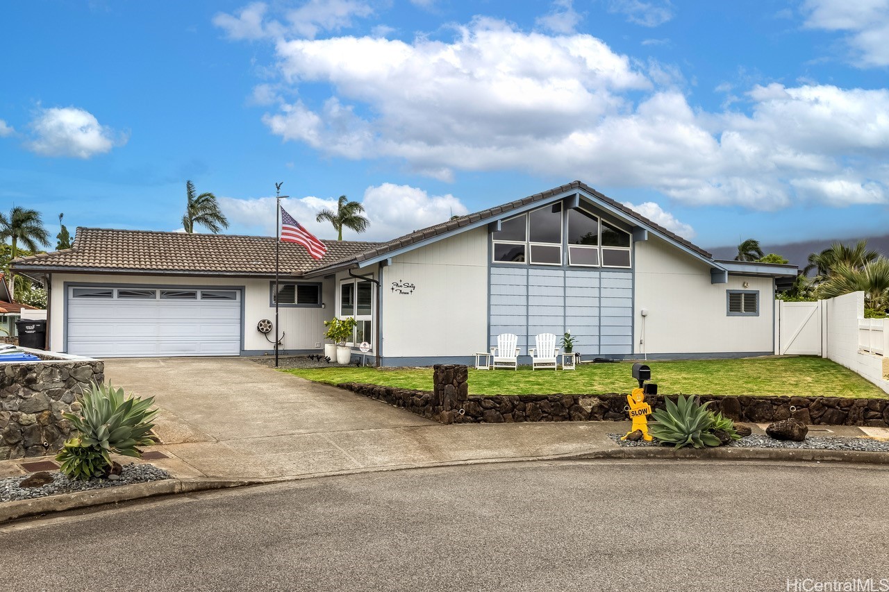 563 Alihi Place Property Photo 1