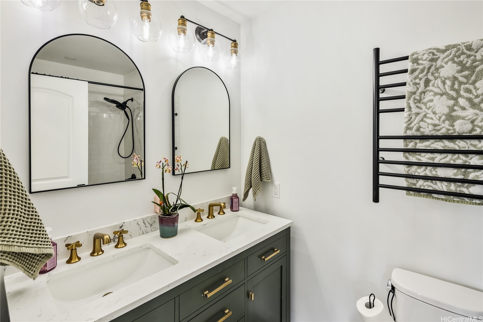 563 Alihi Place Property Photo 17