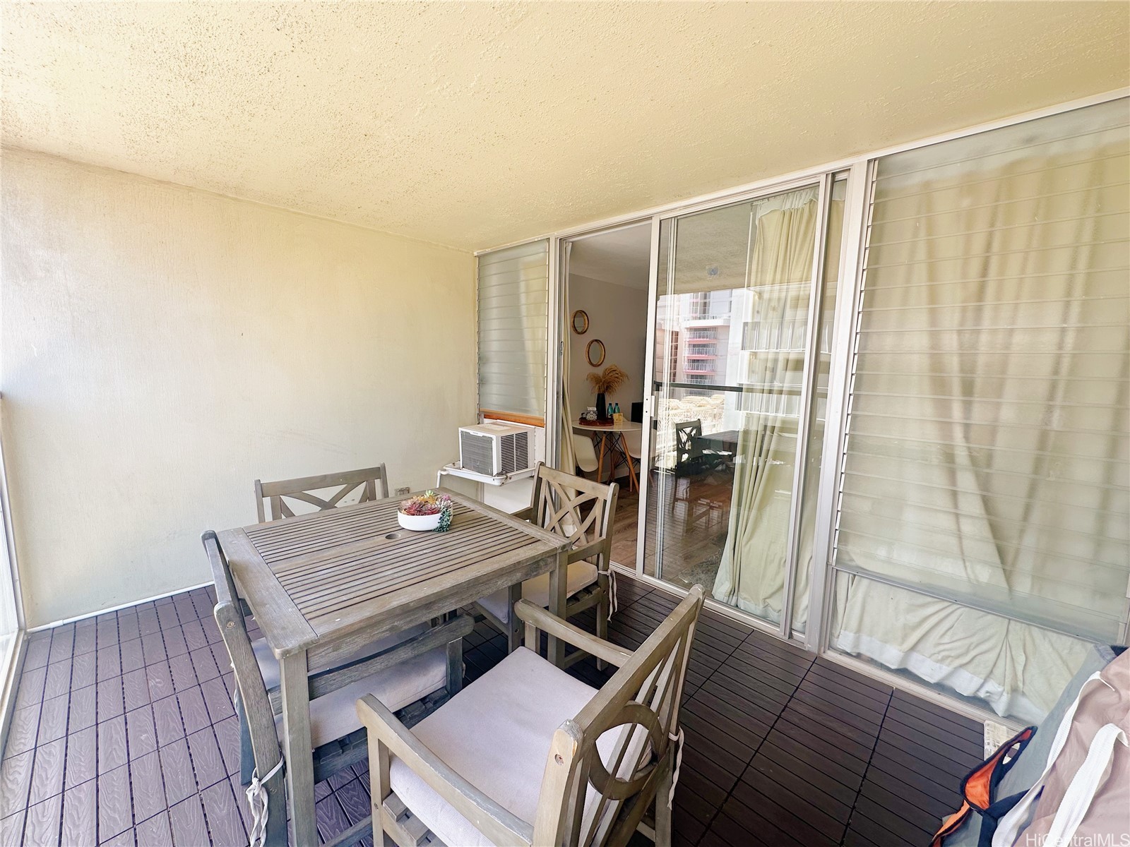445 Seaside Avenue 703 Property Photo 9