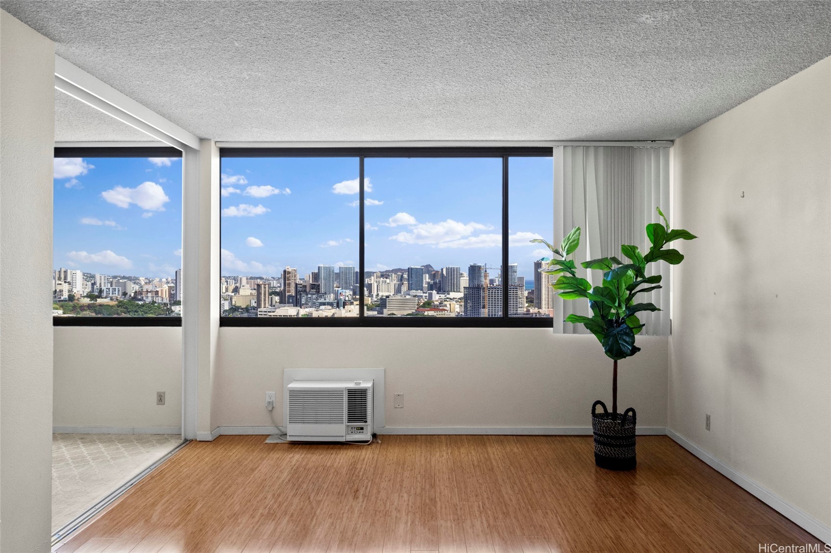 55 S Kukui Street D3008 Property Photo 3