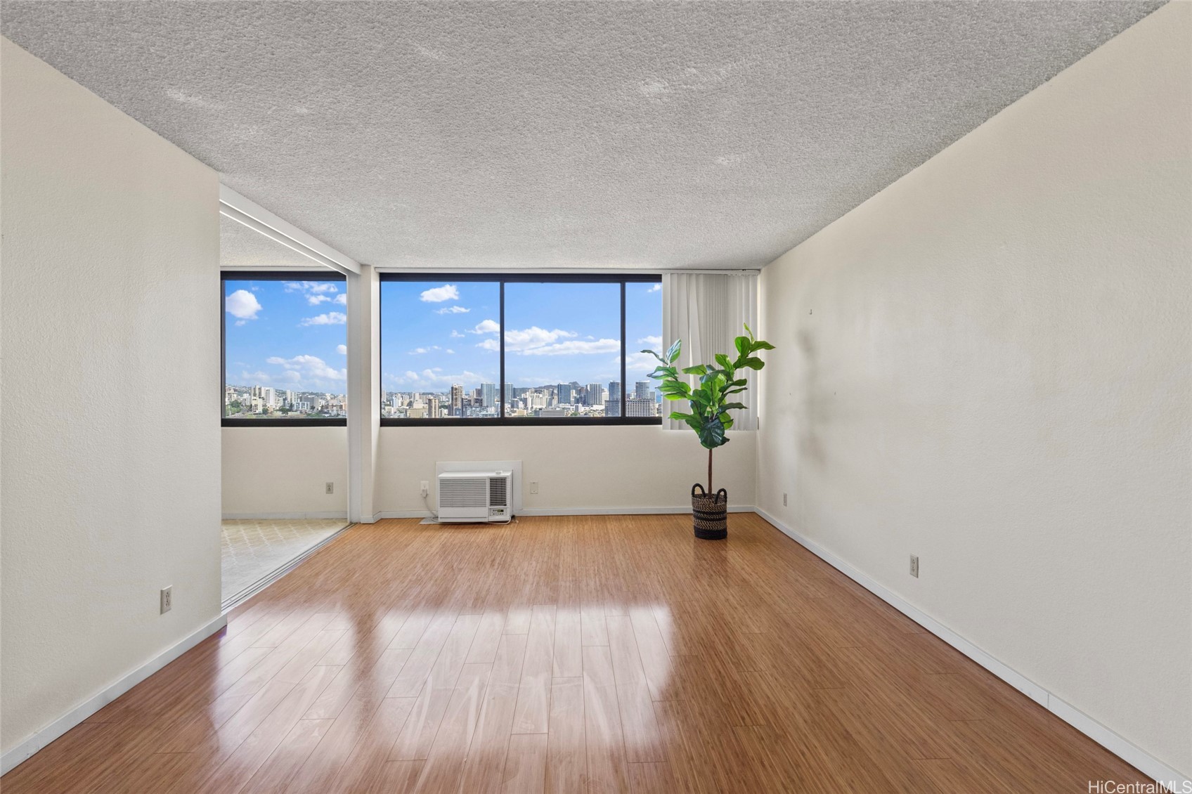 55 S Kukui Street D3008 Property Photo 4