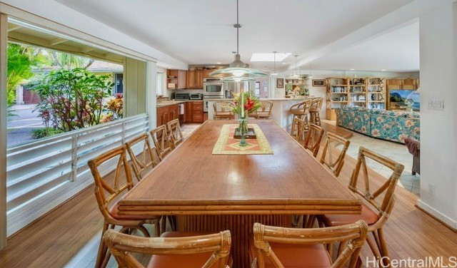 294 Awakea Road Property Photo 6