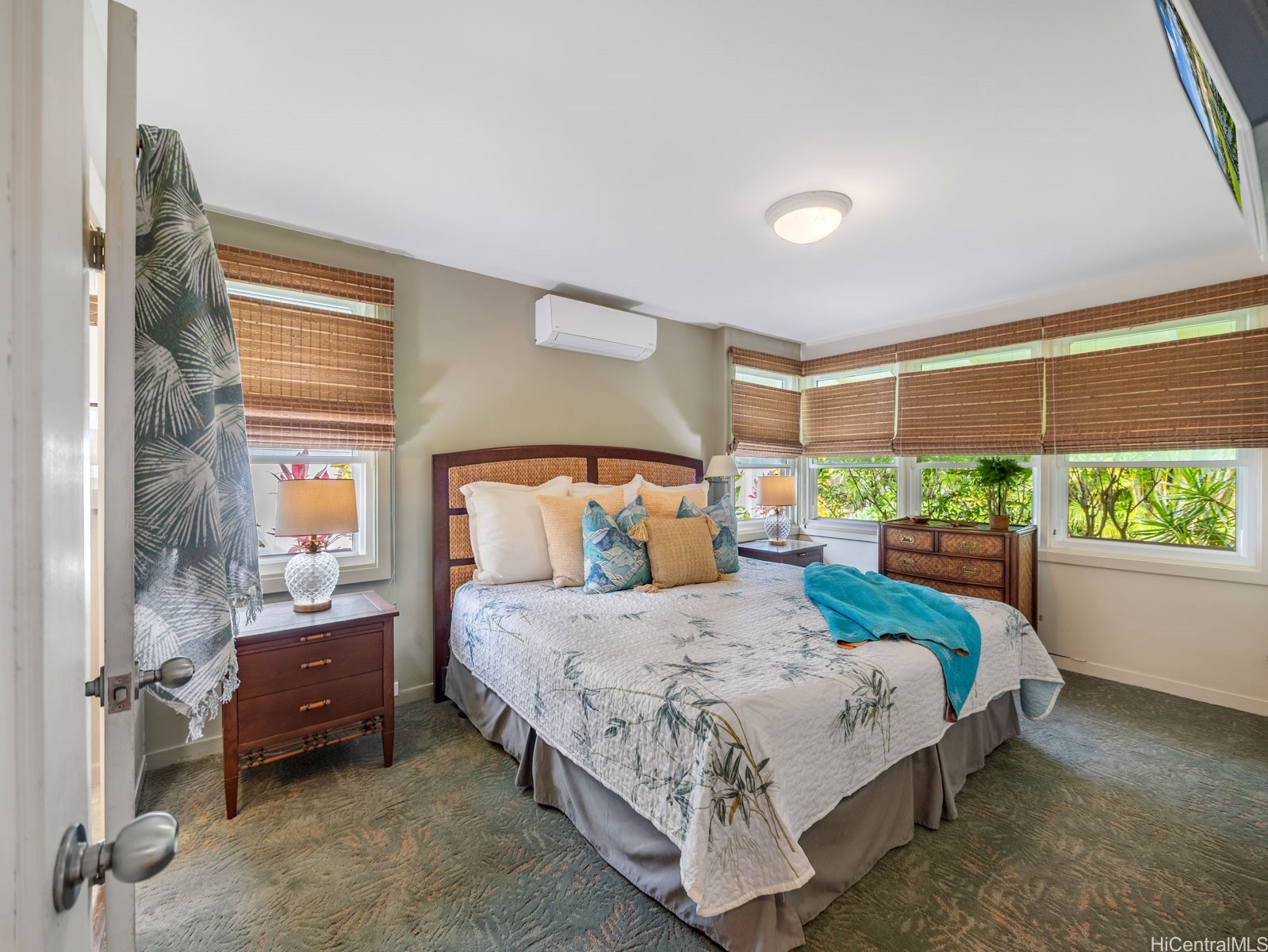 294 Awakea Road Property Photo 11