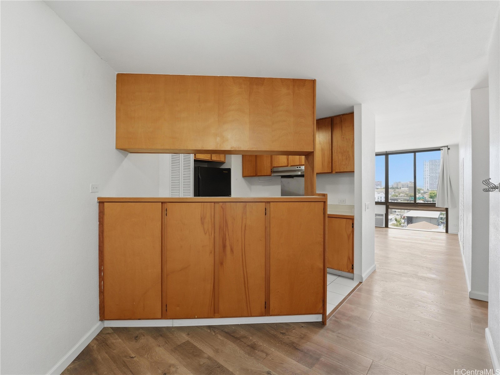 1441 Piikoi Street 706 Property Photo 4