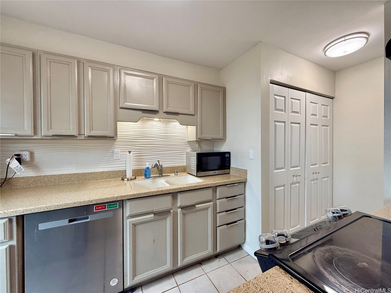 94-333 Anania Drive 30 Property Photo 6