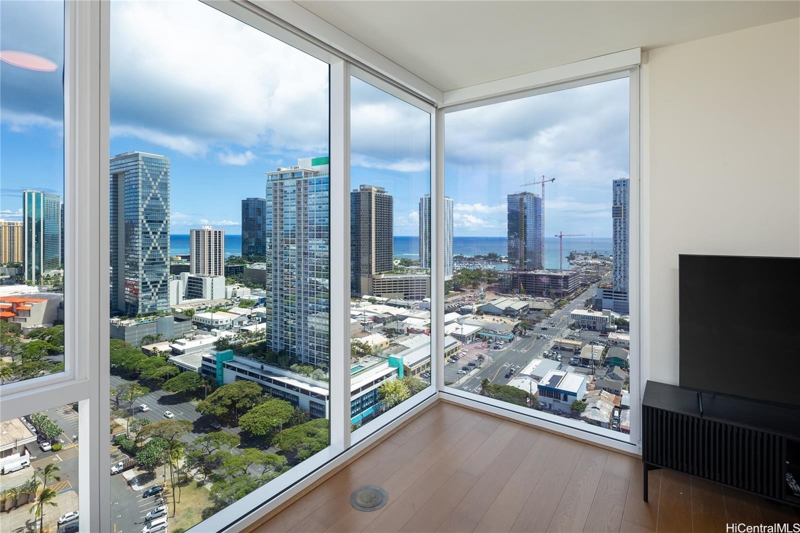 888 Kapiolani Boulevard 2703 Property Photo 1