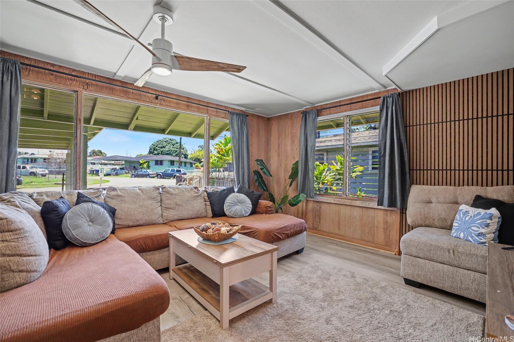 1725 Walea Street Property Photo 4