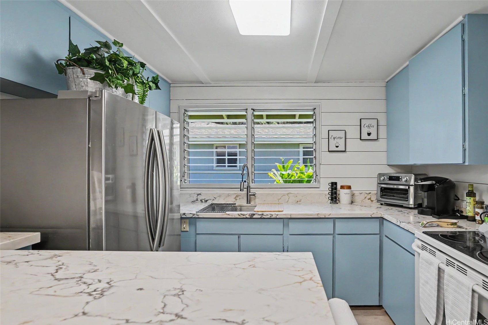 1725 Walea Street Property Photo 7