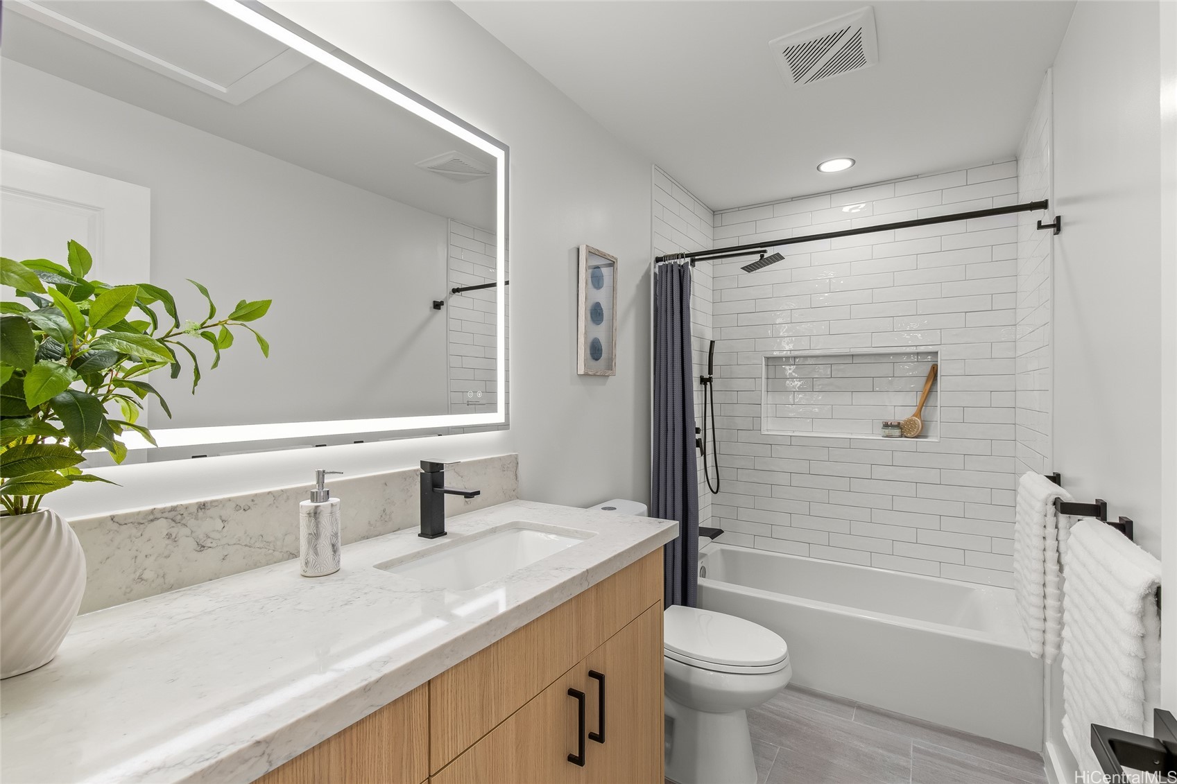 907 Ahuwale Street Property Photo 14