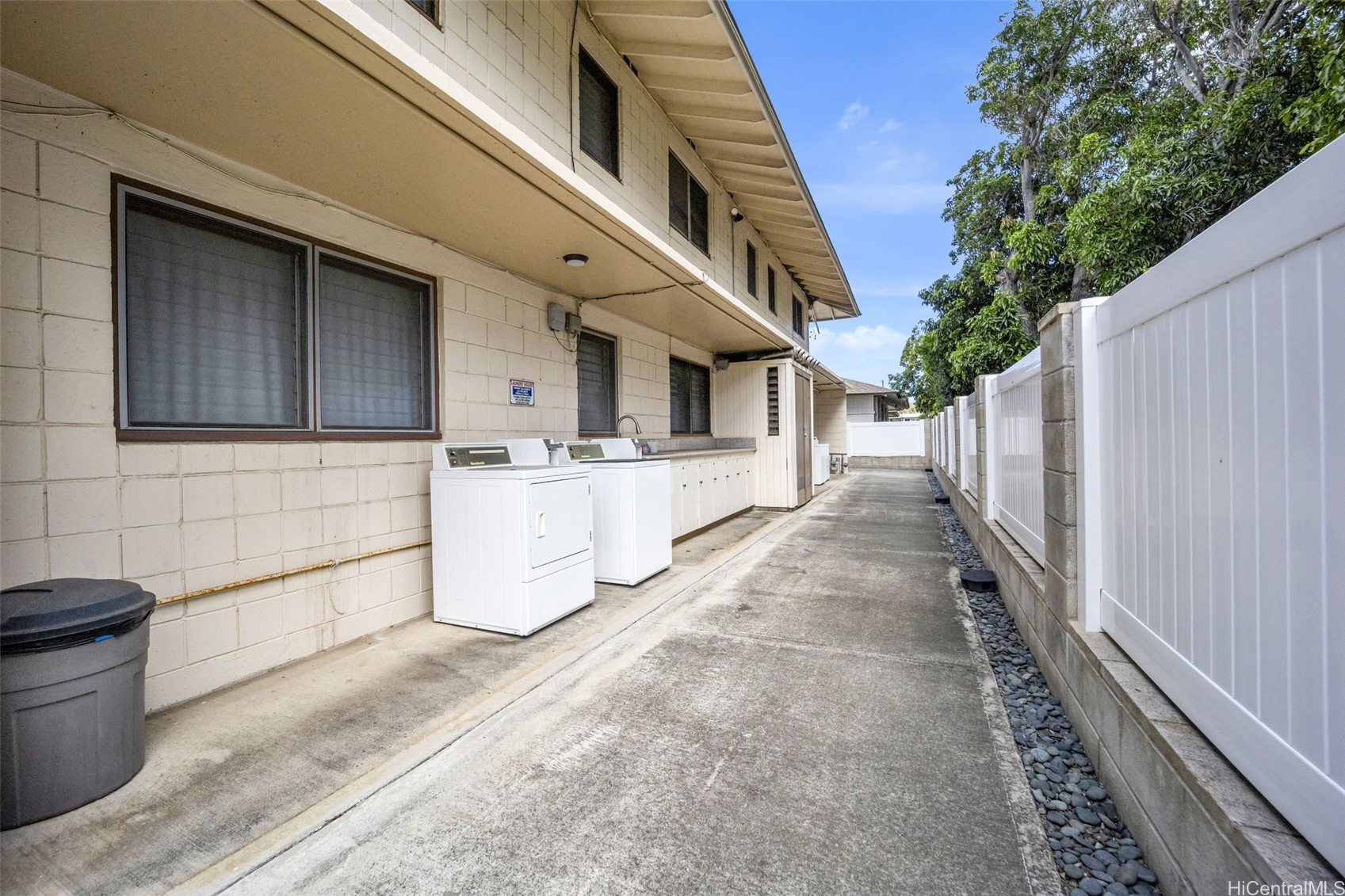 708 E Olokele Avenue Property Photo 8
