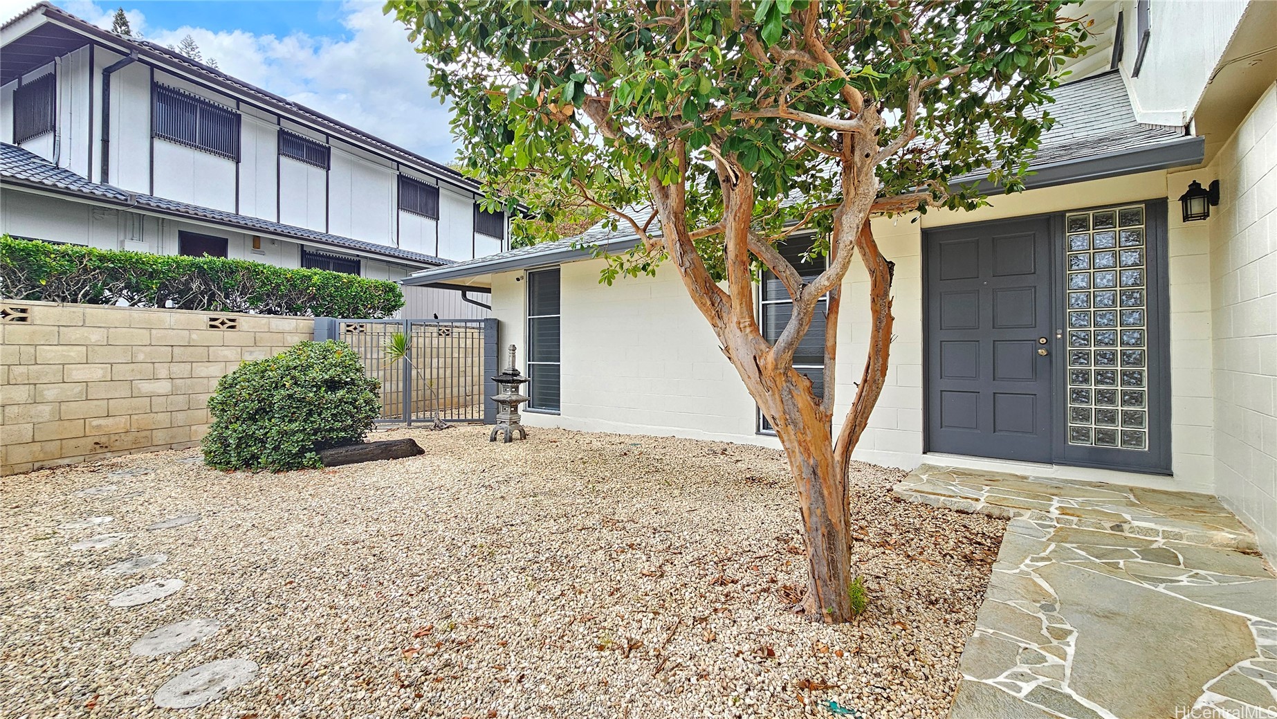 970 Apokula Place Property Photo 3